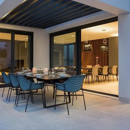 빌라 Villa Trogir